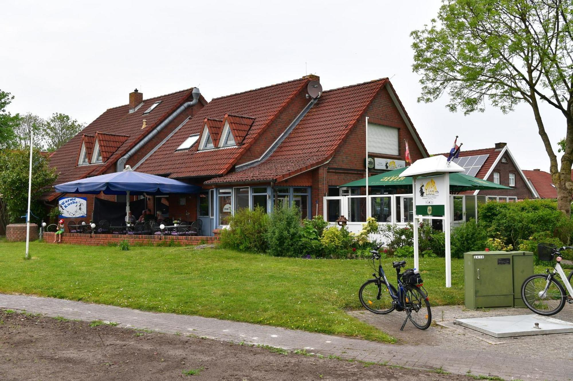 Pension Restaurant Pizzeria Lion Krummhörn Dış mekan fotoğraf